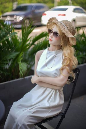 Lifelike Women Dolls 7